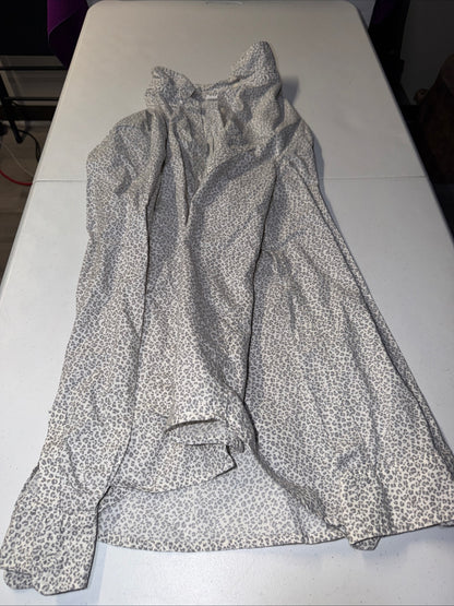 Gap Women’s Grey Leopard Print Button-Down Long Sleeve Blouse- Size XL