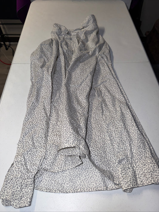 Gap Women’s Grey Leopard Print Button-Down Long Sleeve Blouse- Size XL