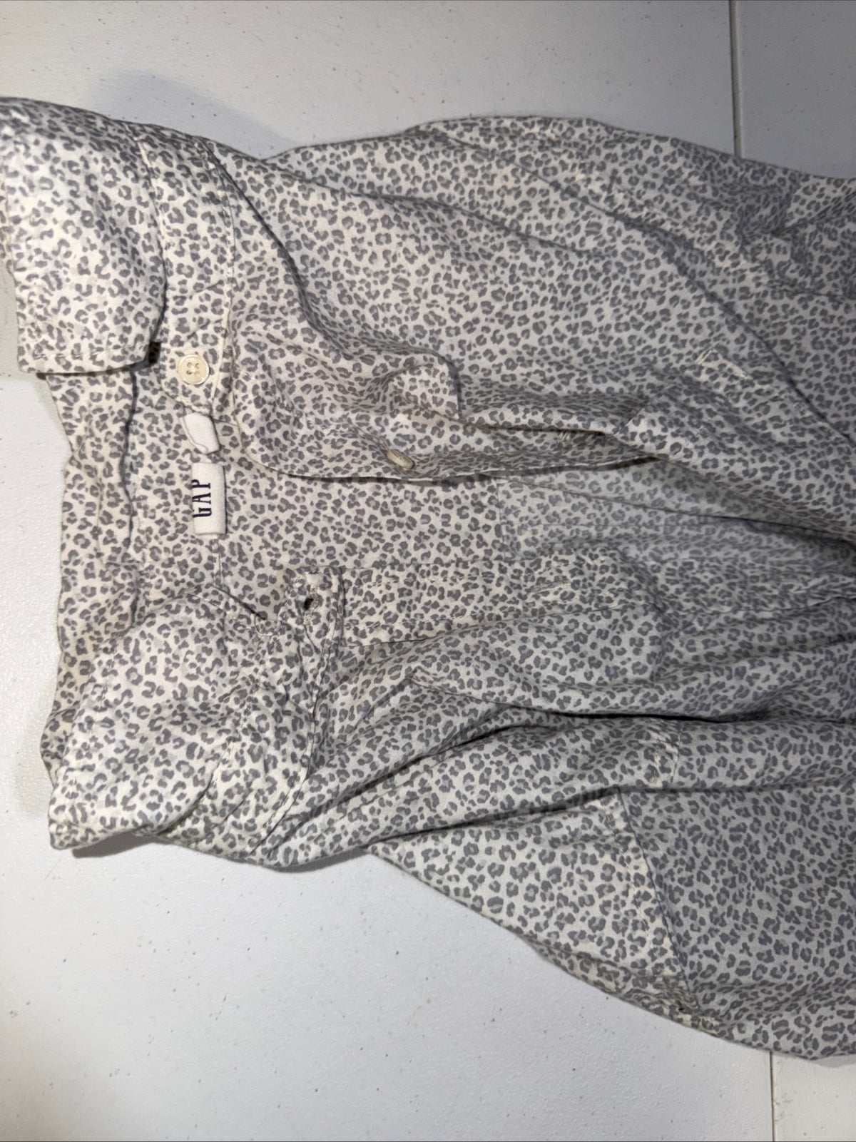 Gap Women’s Grey Leopard Print Button-Down Long Sleeve Blouse- Size XL