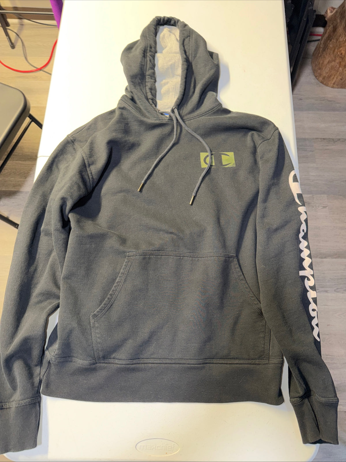 Men’s champion Pullover with Graphic Sleeve Branding Size M