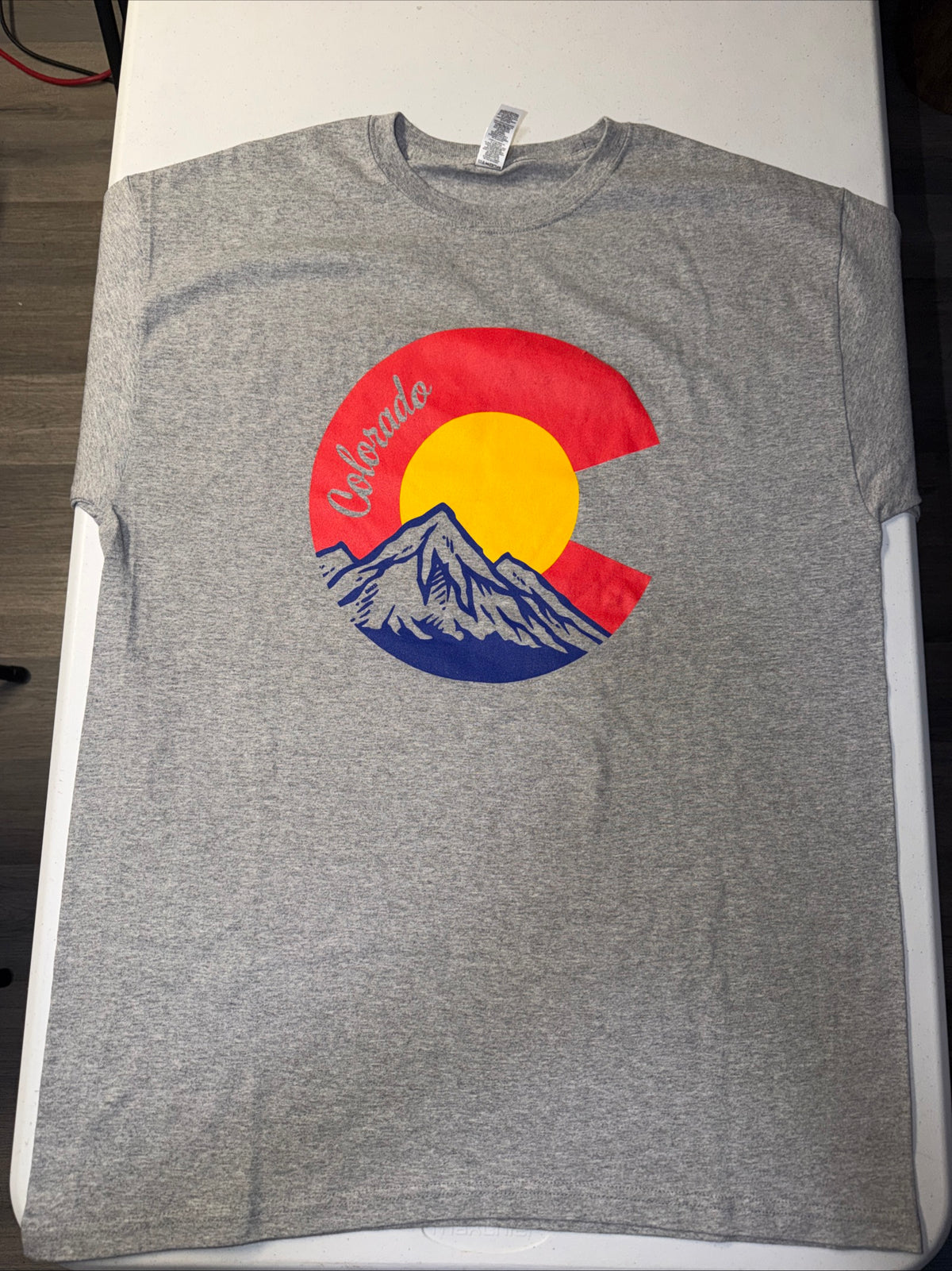 Colorado State Flag Mountain Graphic T-Shirt - Gray Unisex Size L