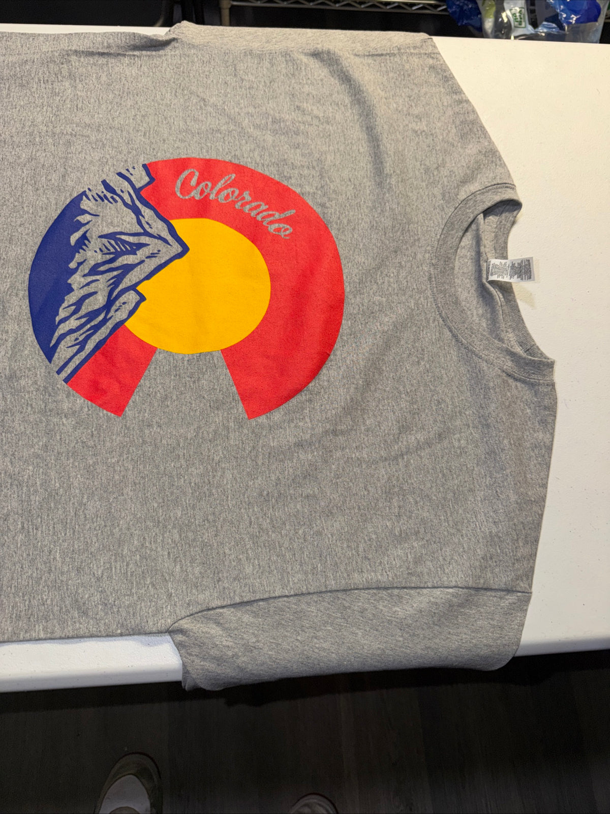 Colorado State Flag Mountain Graphic T-Shirt - Gray Unisex Size L
