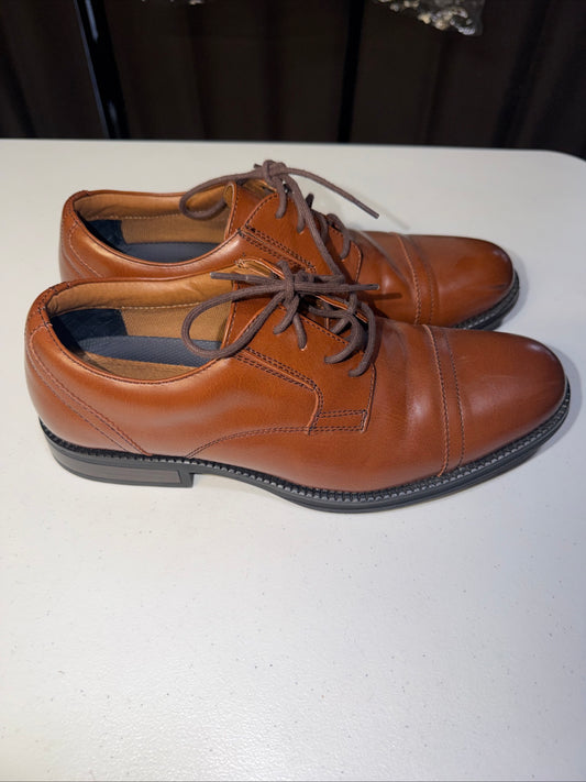 Dockers men’s Garfield Cap Toe Dress Oxford Shoes (Tan/Brown) Size 8M